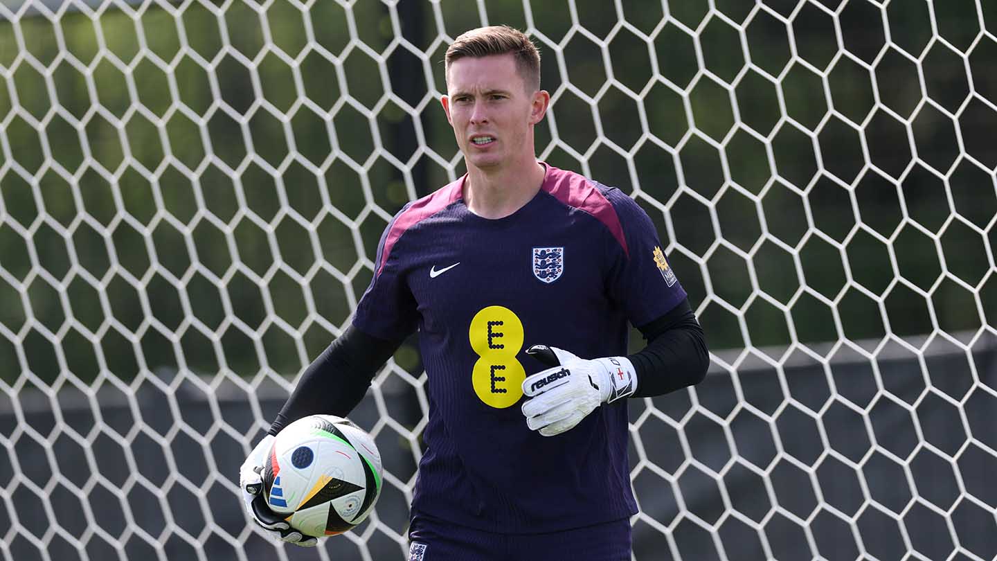 Dean Henderson training at EURO 2024